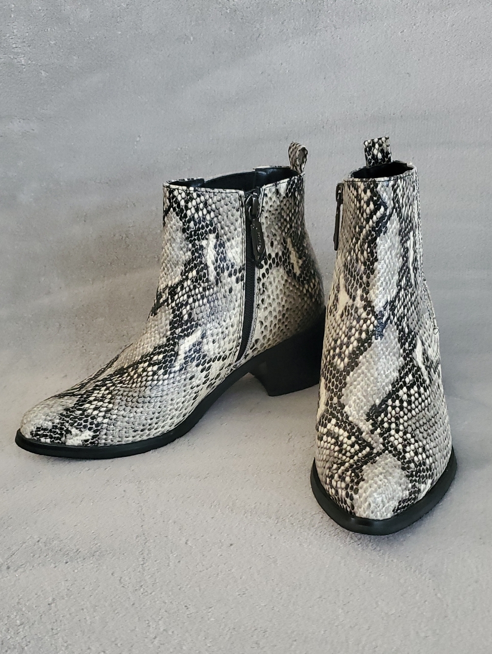 🆕️ BLONDO Elvina Waterproof Leather Snake Embossed Ankle Boots WOMEN'S SIZE: 7M